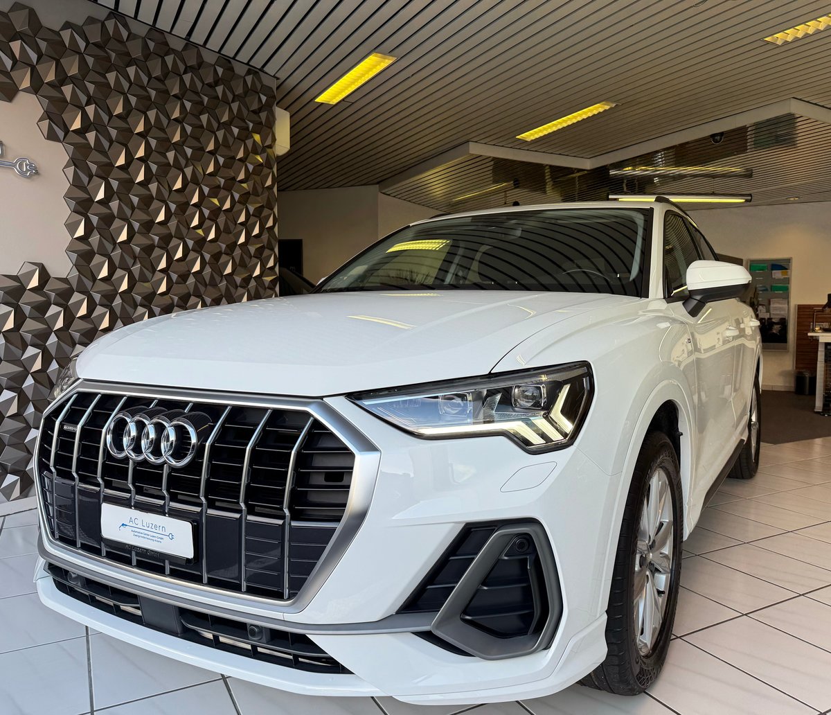 AUDI Q3 40 TFSI S Line quattro S