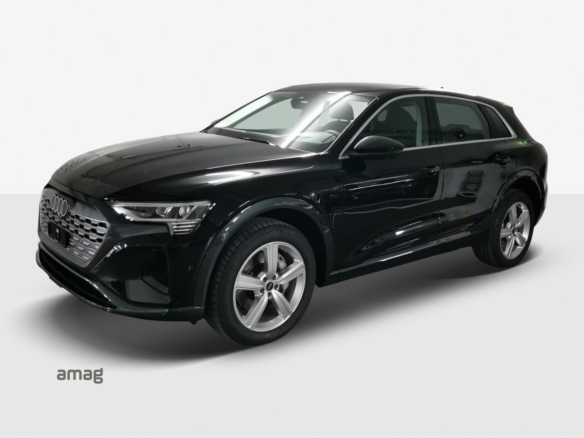 AUDI Q8 50 e