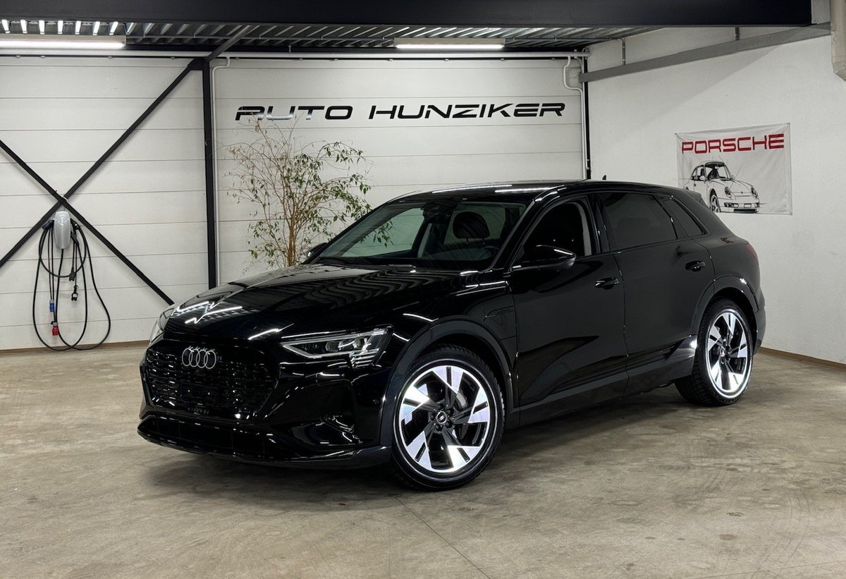 AUDI Q8 50 Black