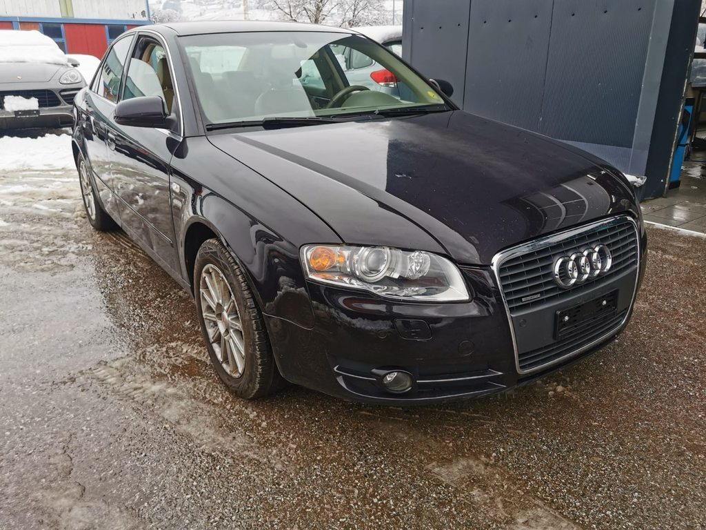 AUDI A4 3.2 V6 TopLine quattro gebraucht für CHF 1'800,