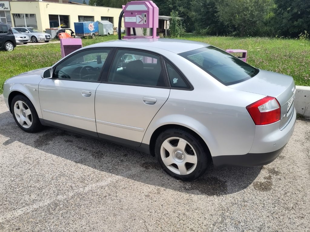 AUDI A4 2.5 V6 24V TDI quattro gebraucht für CHF 5'200,