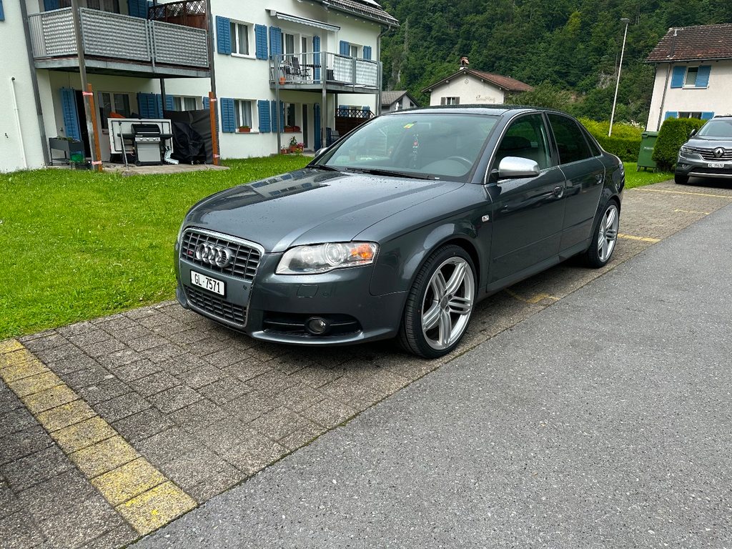 AUDI S4 4.2 V8 quattro gebraucht für CHF 9'900,