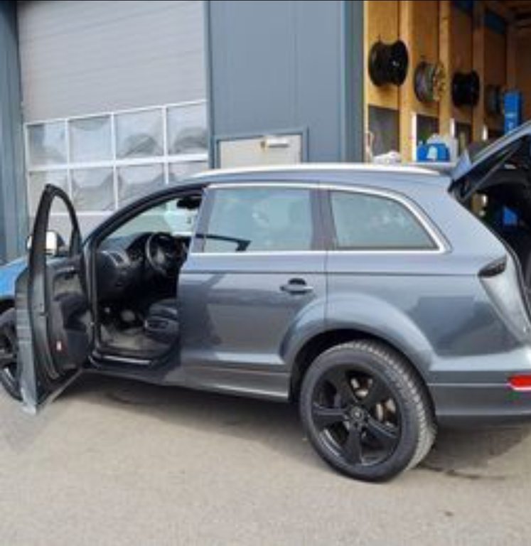 AUDI Q7 4.2 FSI V8 quattro T