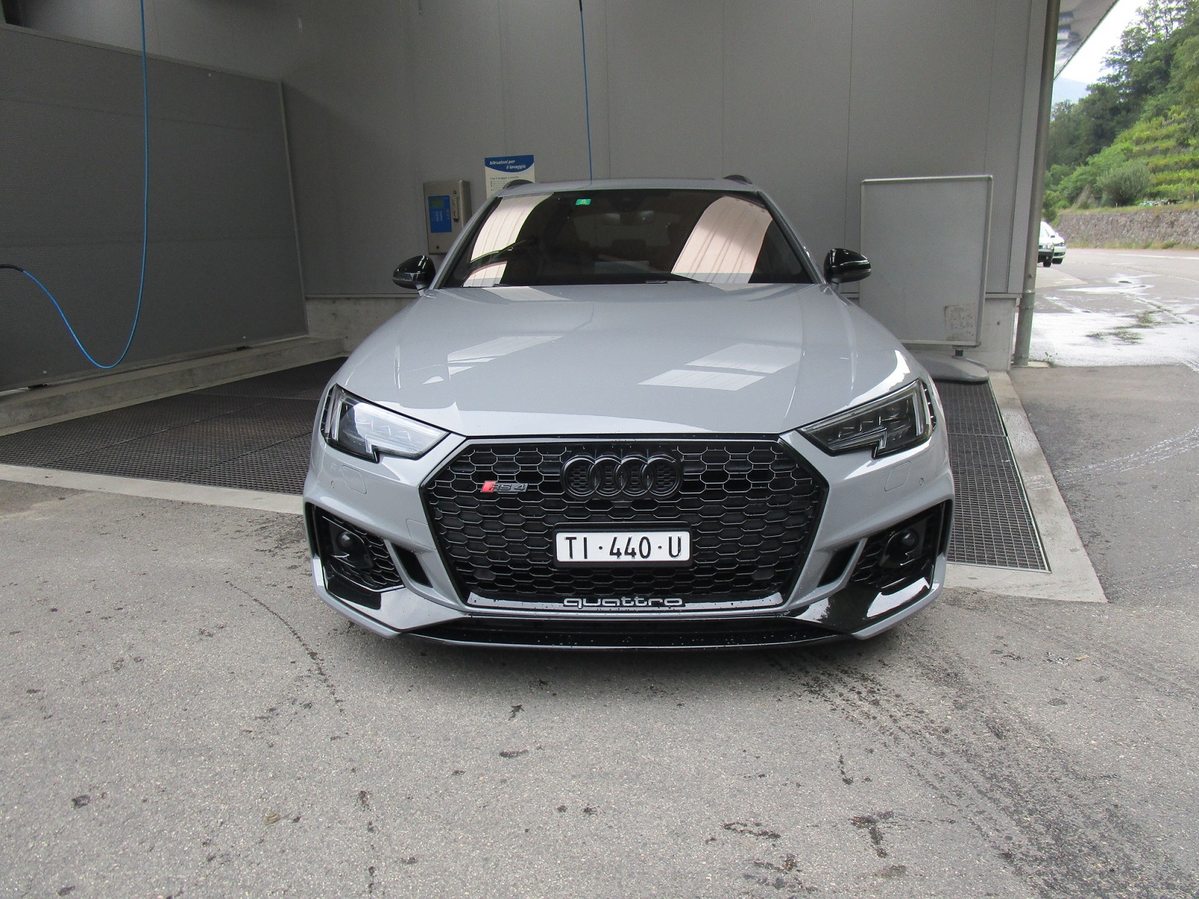 AUDI RS 4 Avant gebraucht für CHF 55'500,