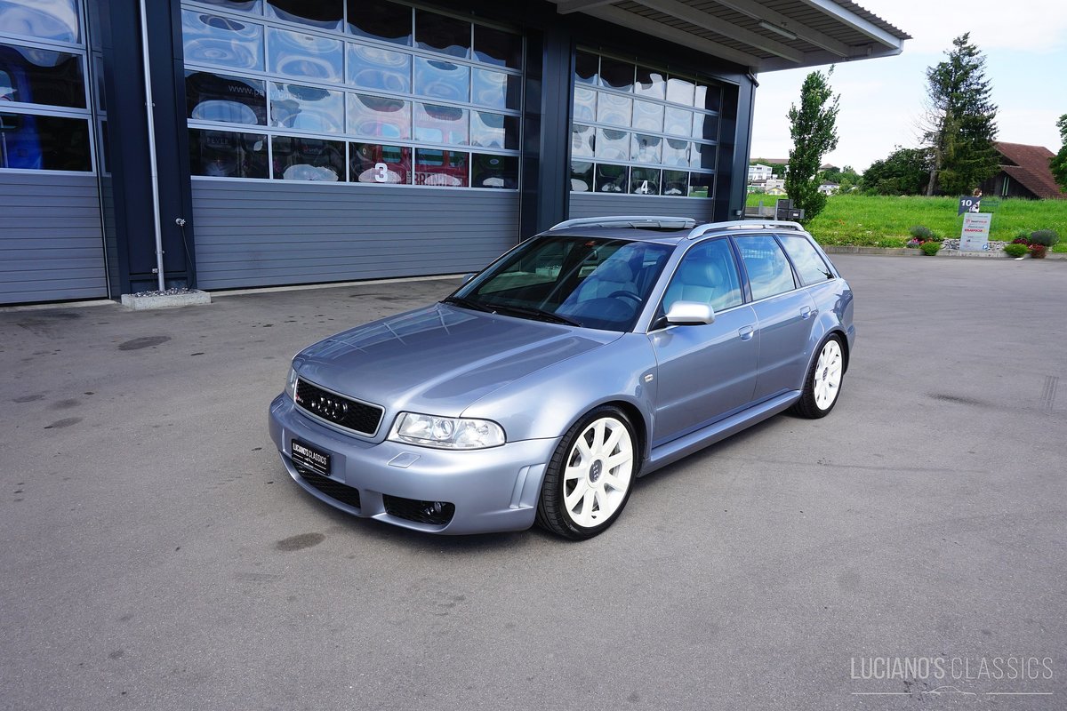 AUDI RS4 Avant quattro gebraucht für CHF 35'900,