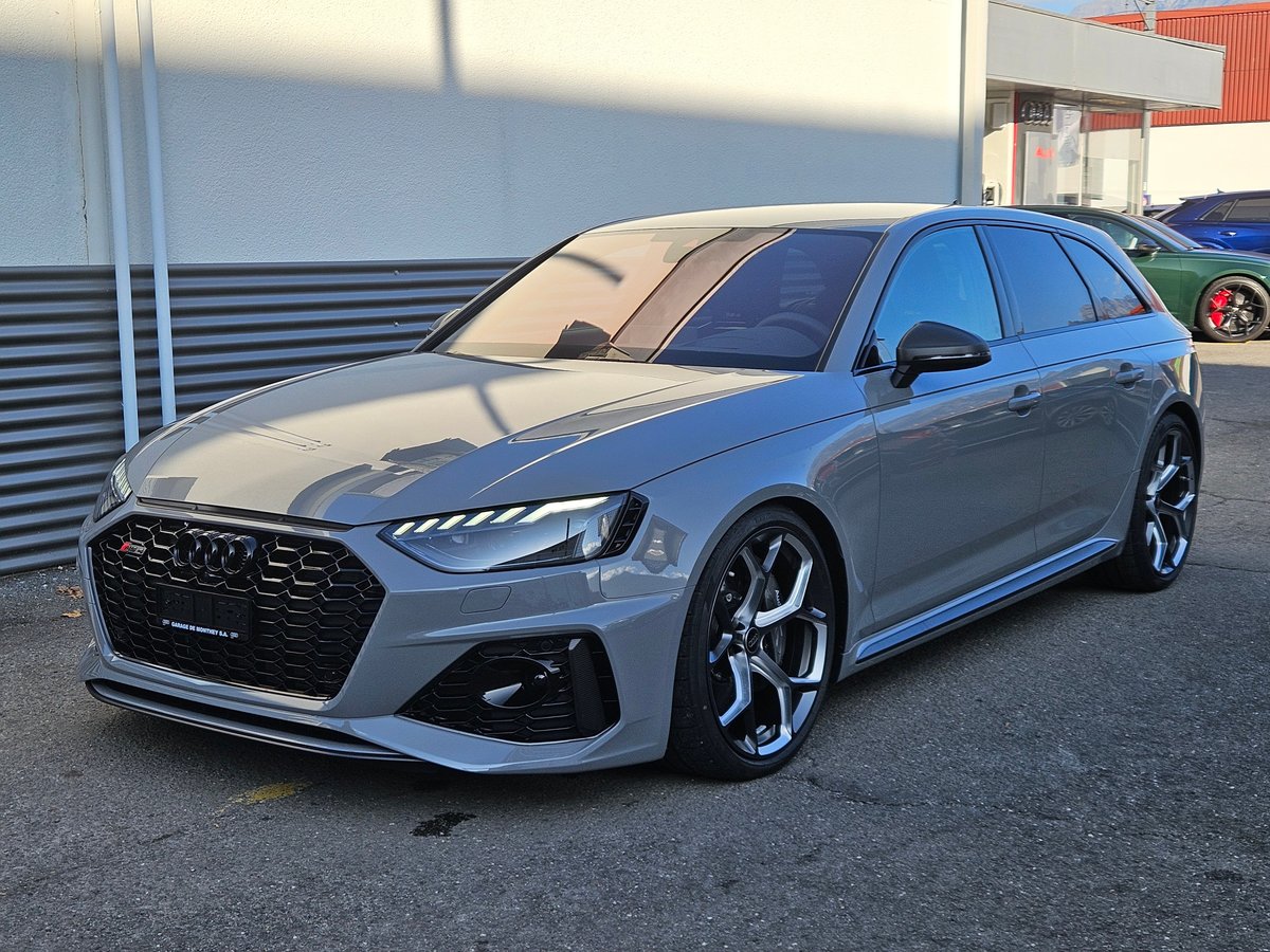 AUDI RS4 Avant 25 year edition qua neu für CHF 154'500,