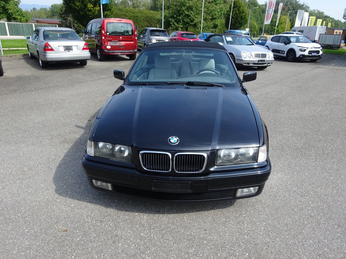 BMW 320i Cabrio gebraucht für CHF 14'900,