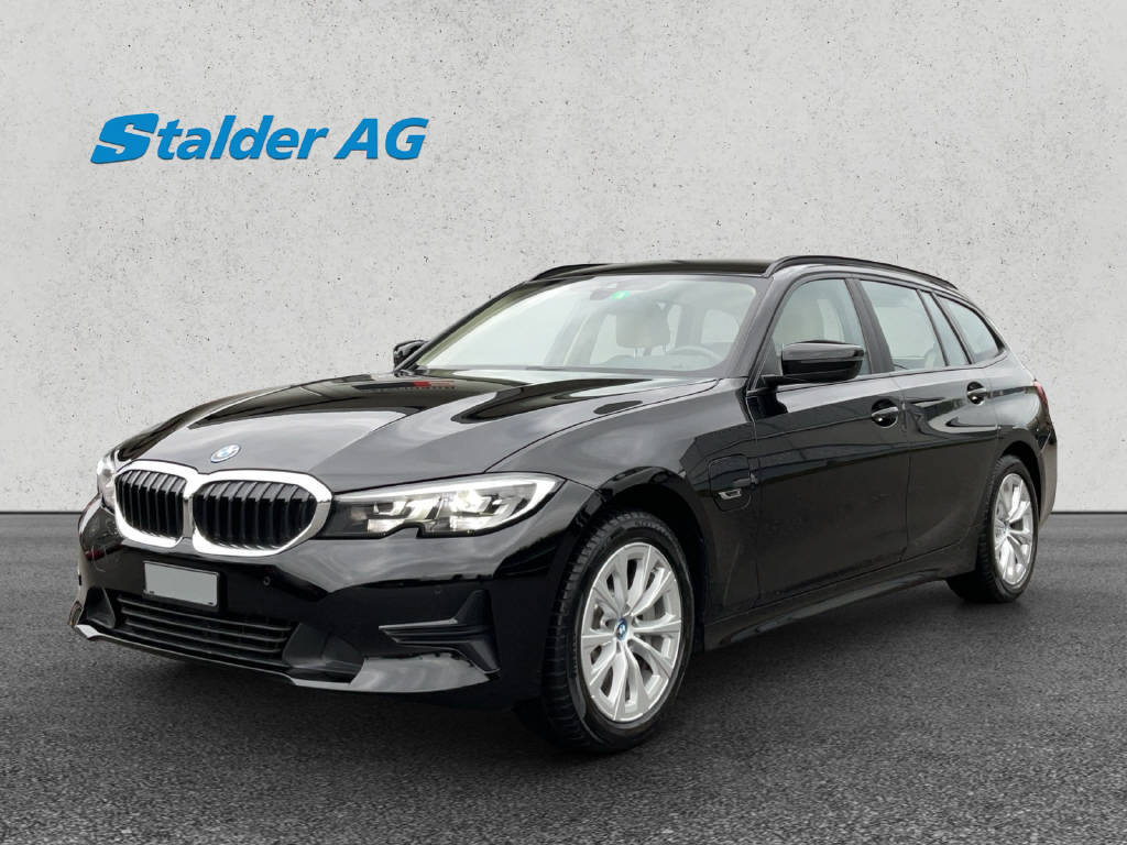 BMW 330e xDrive Touring gebraucht für CHF 31'800,