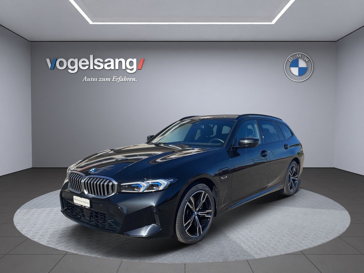 BMW 330e x DriveTouring Steptronic gebraucht für CHF 42'800,