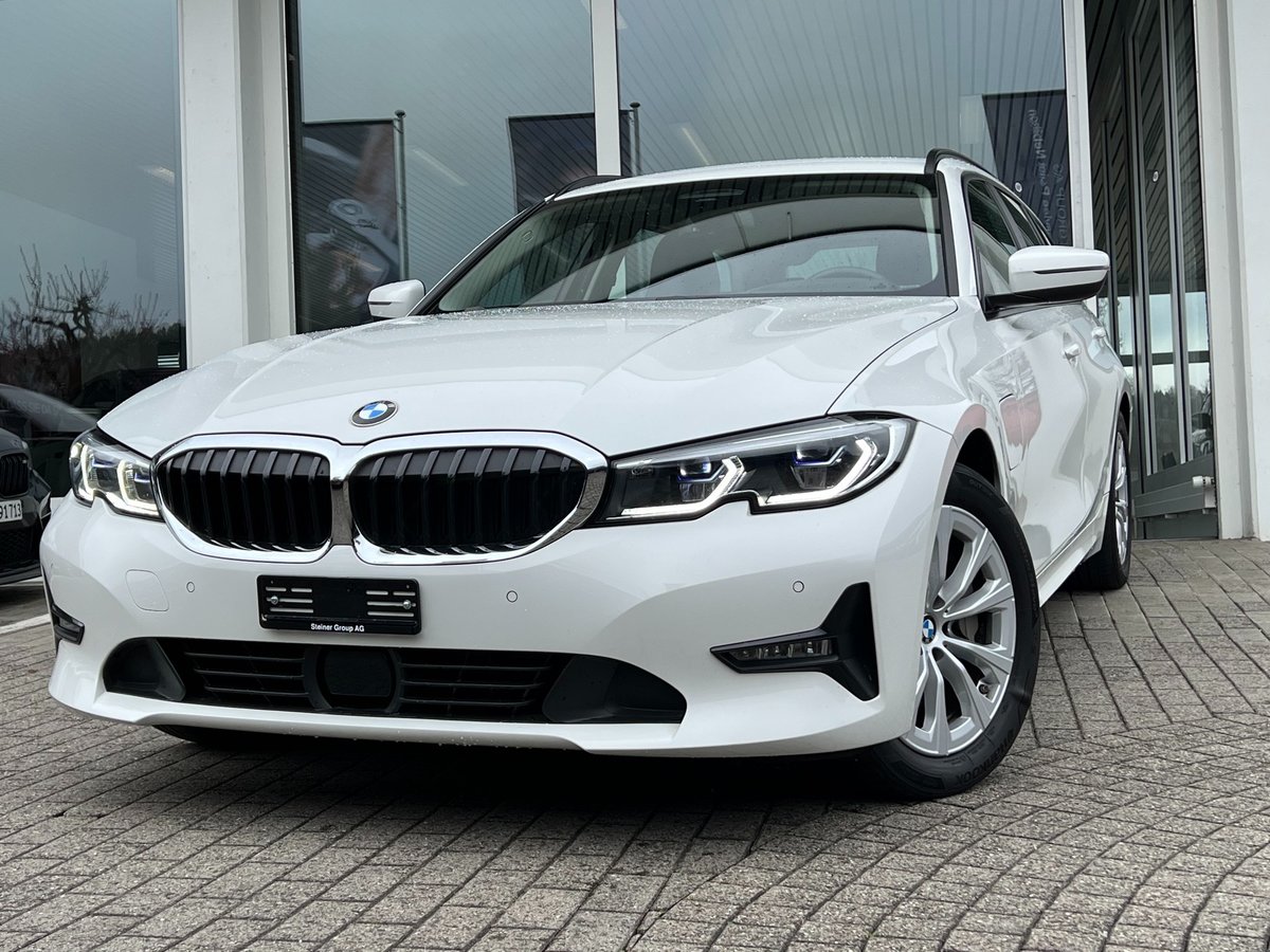 BMW 330e x DriveTouring Steptronic gebraucht für CHF 31'900,