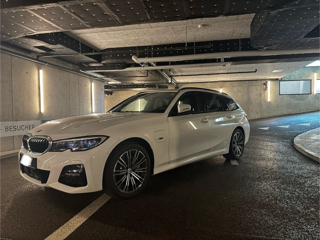 BMW 3er Reihe G21 Touring 330e xDr gebraucht für CHF 49'900,