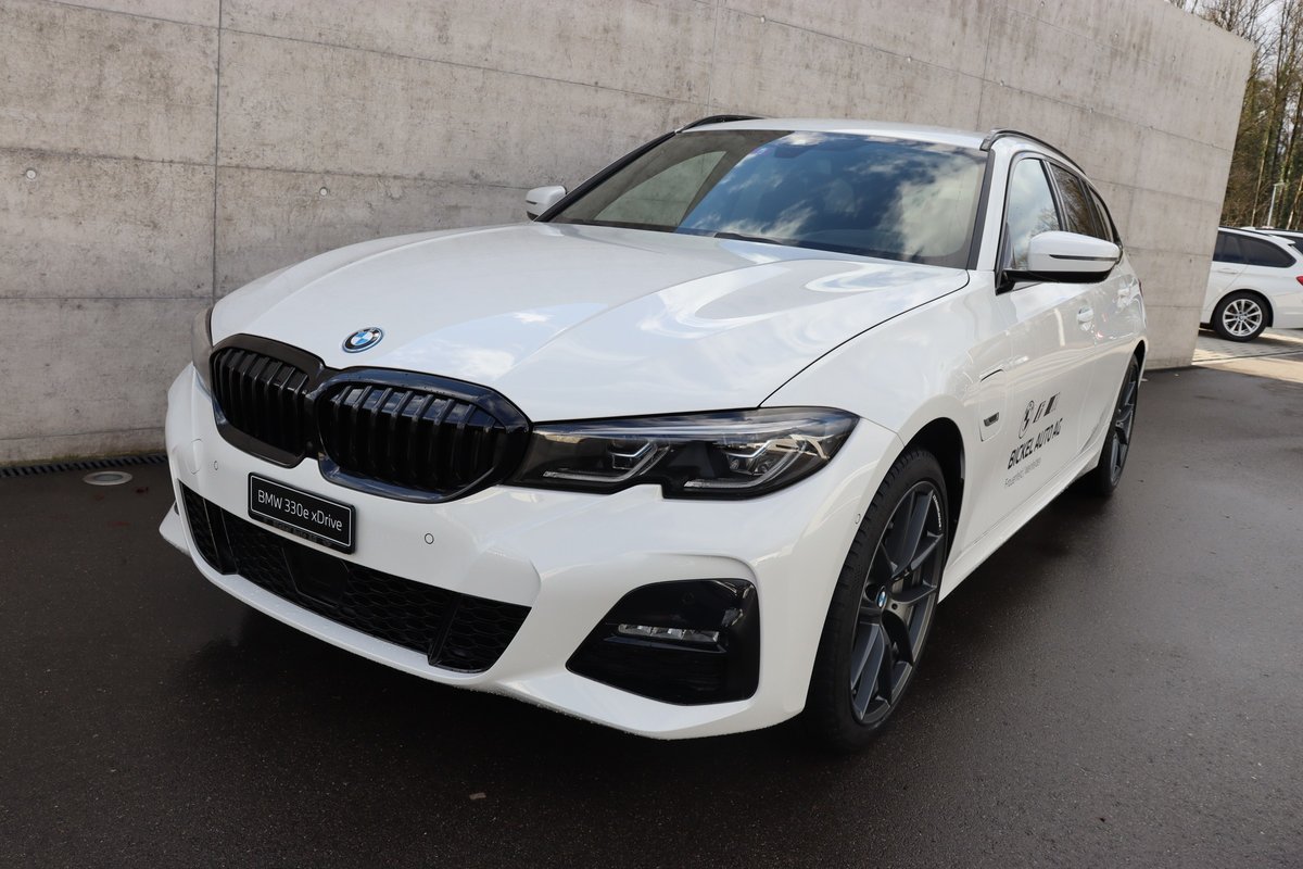 BMW 330e Pure M Sport gebraucht für CHF 44'900,