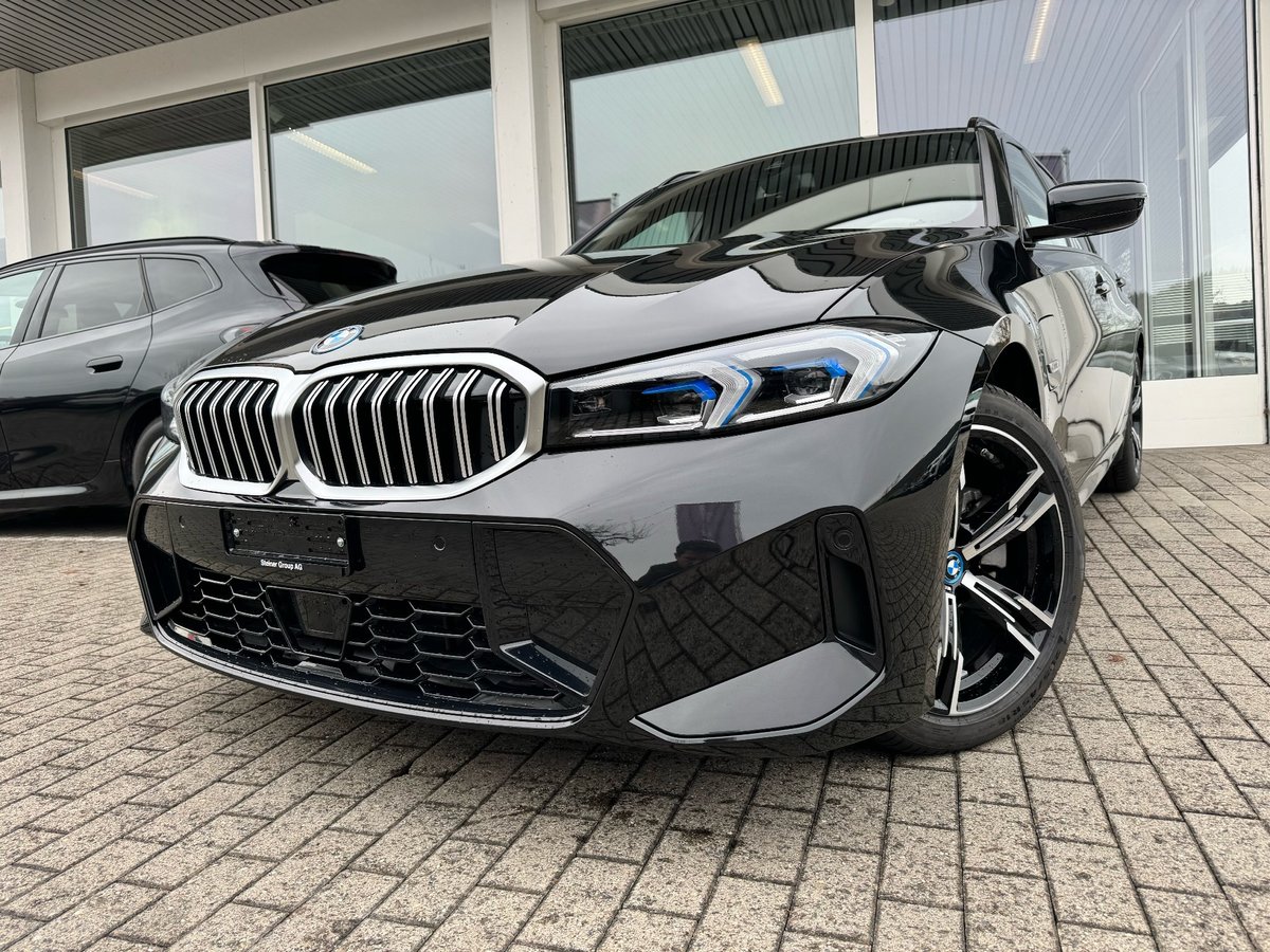 BMW 330e x DriveTouring Steptronic gebraucht für CHF 48'900,