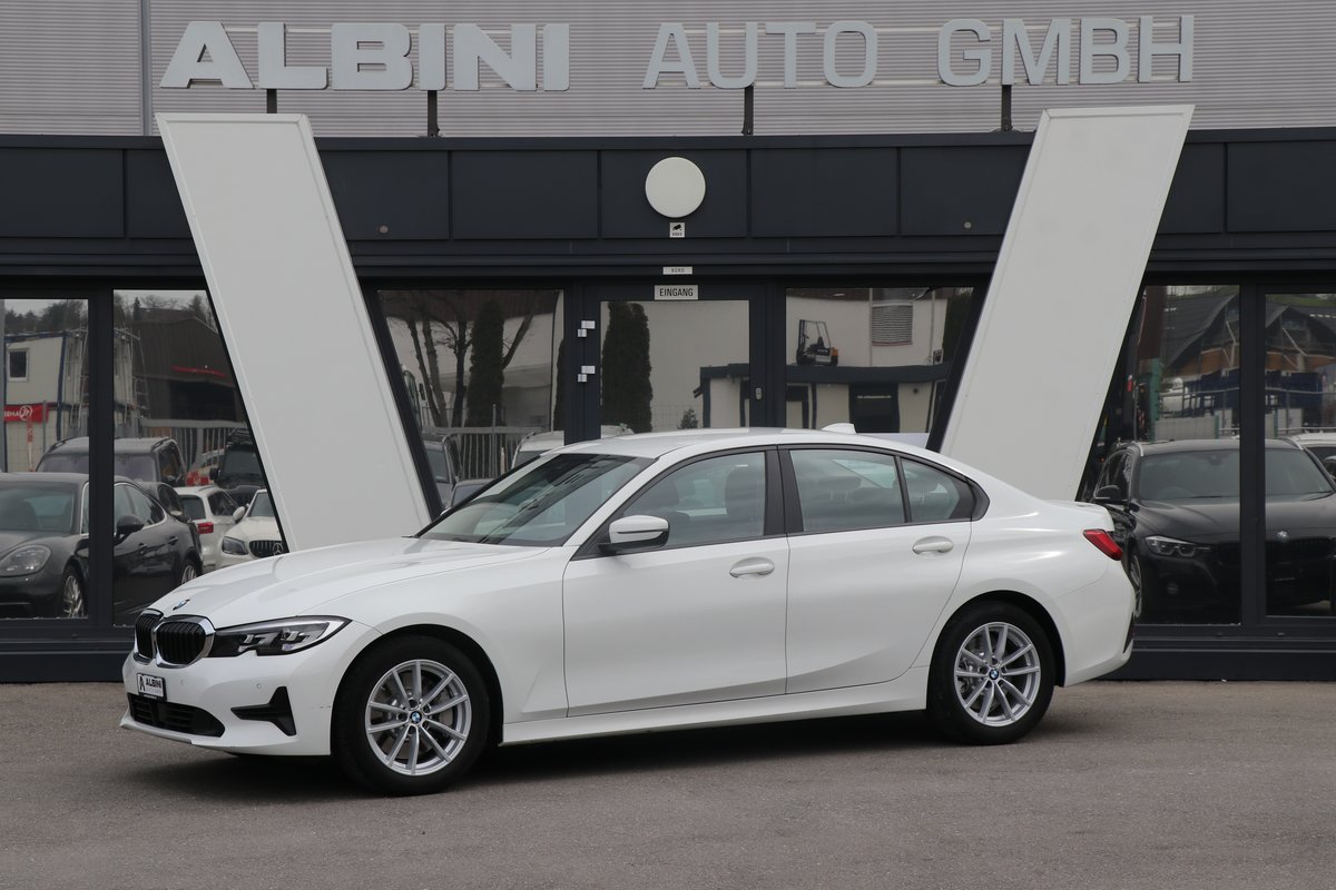 BMW 330i Steptronic gebraucht für CHF 35'900,