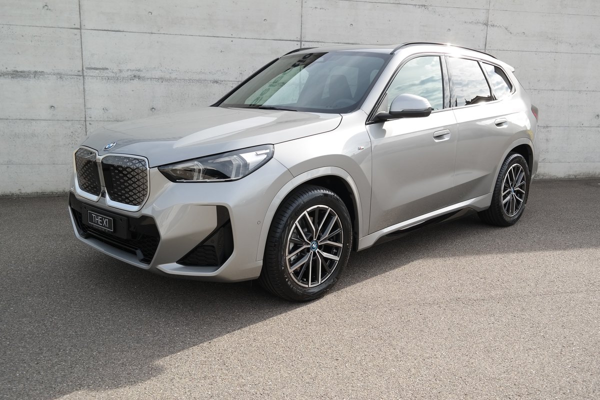 BMW iX1 30 M Sport neu für CHF 69'900,