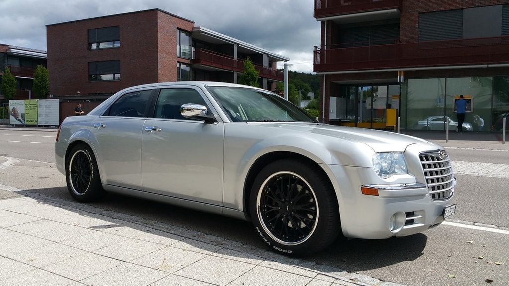 CHRYSLER 300 C 5.7 V8 HEMI SRT