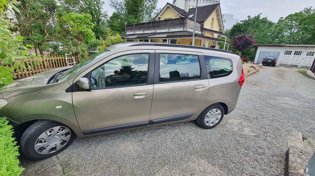 DACIA Lodgy 1.6 Lauréate 7P gebraucht für CHF 1'950,