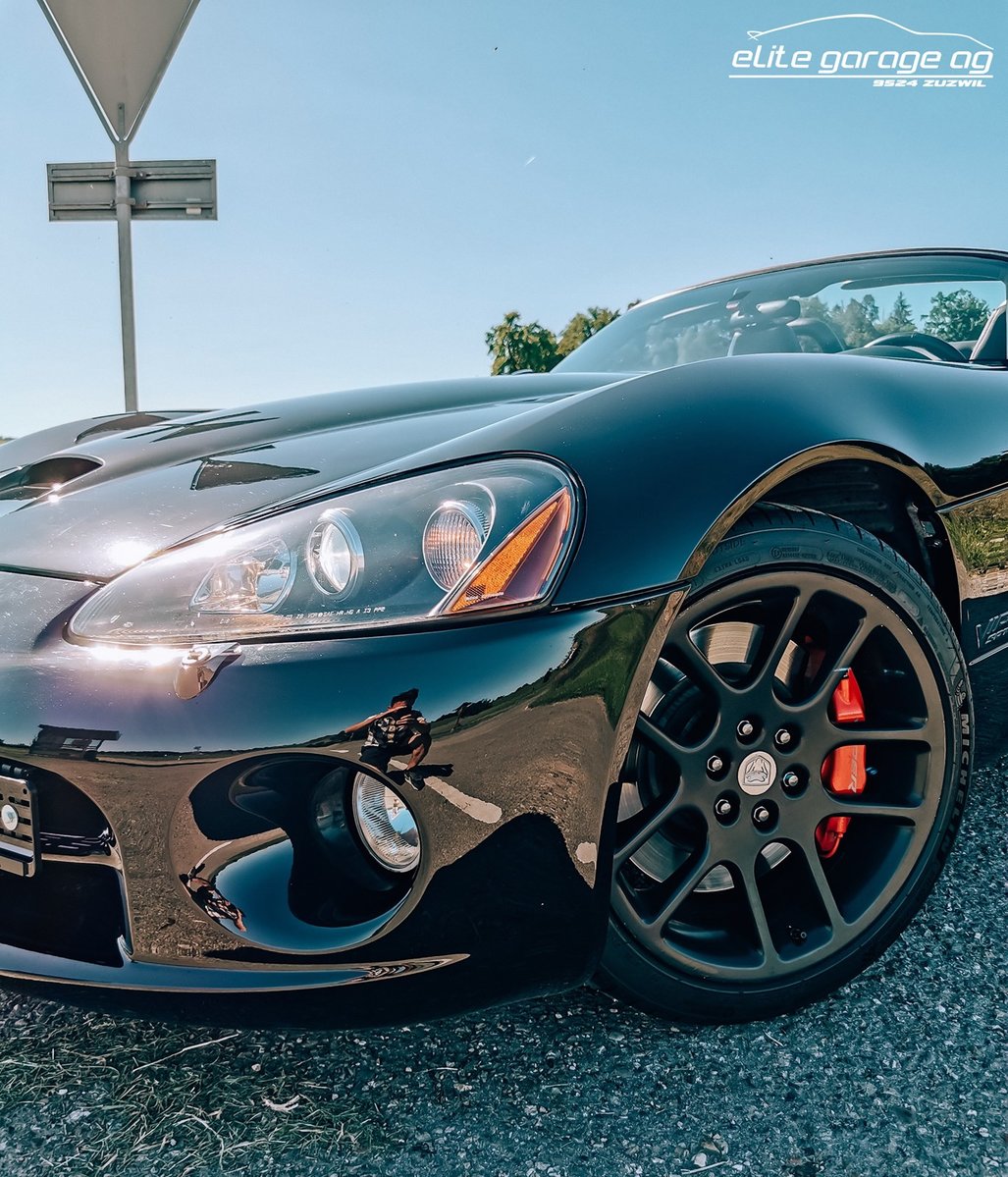 DODGE Viper SRT