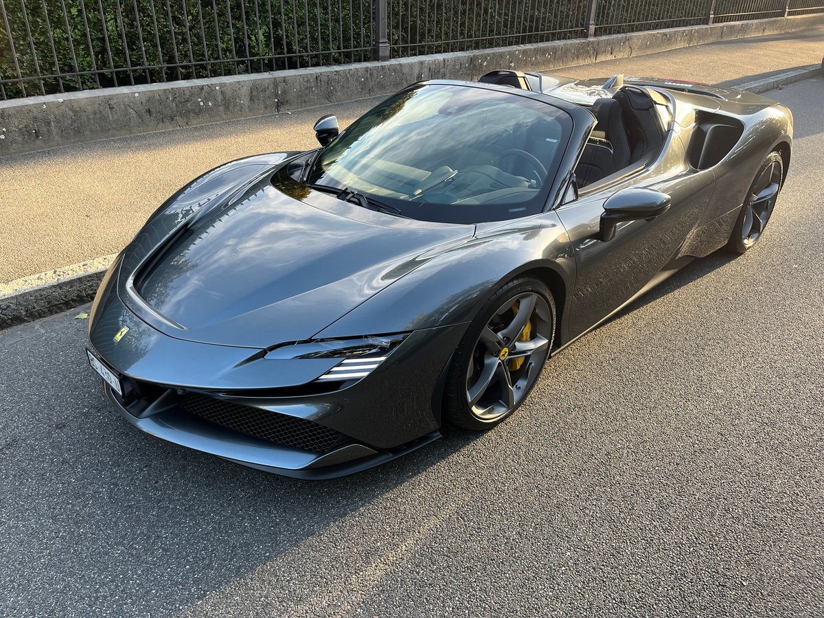 FERRARI SF90 Spider gebraucht für CHF 572'000,