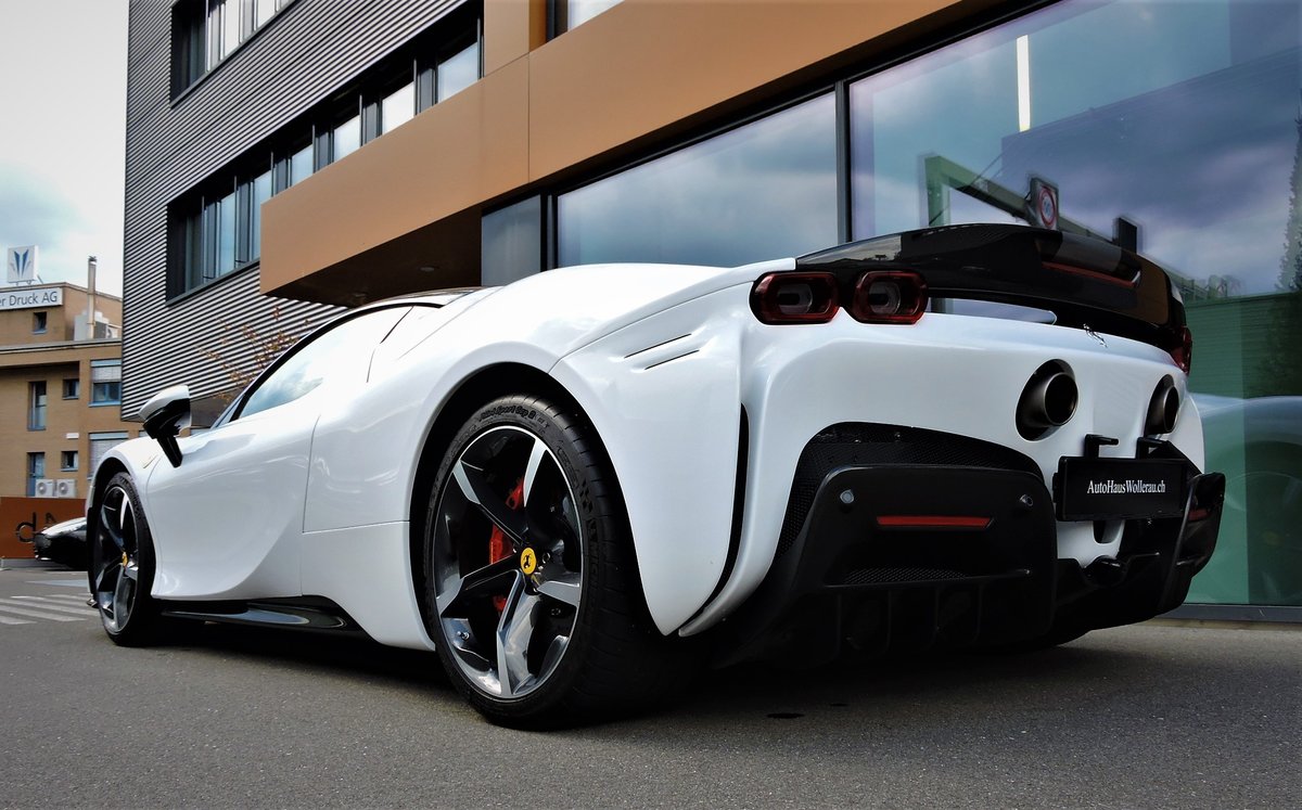 FERRARI SF90 Stradale gebraucht für CHF 494'900,