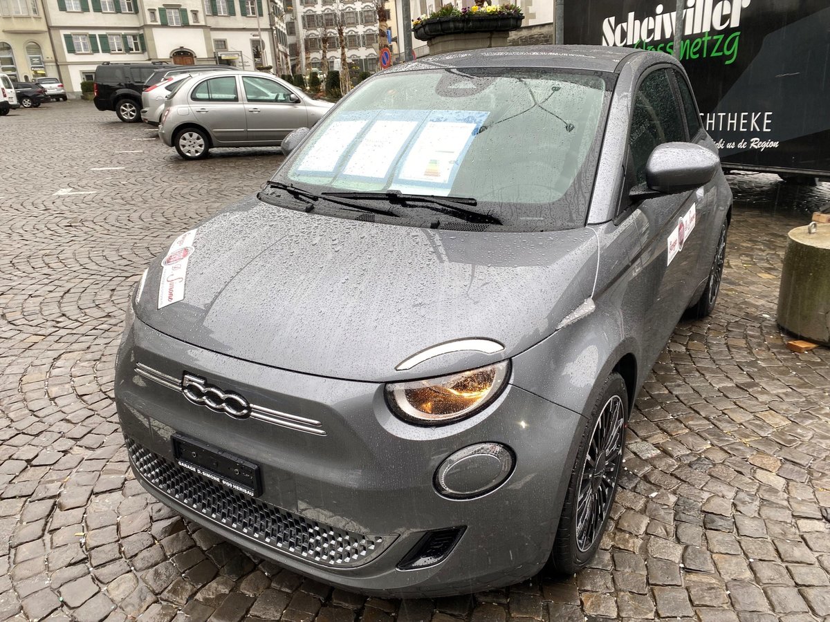 FIAT 500 3+1 electric 87 kW Icon neu für CHF 33'480,