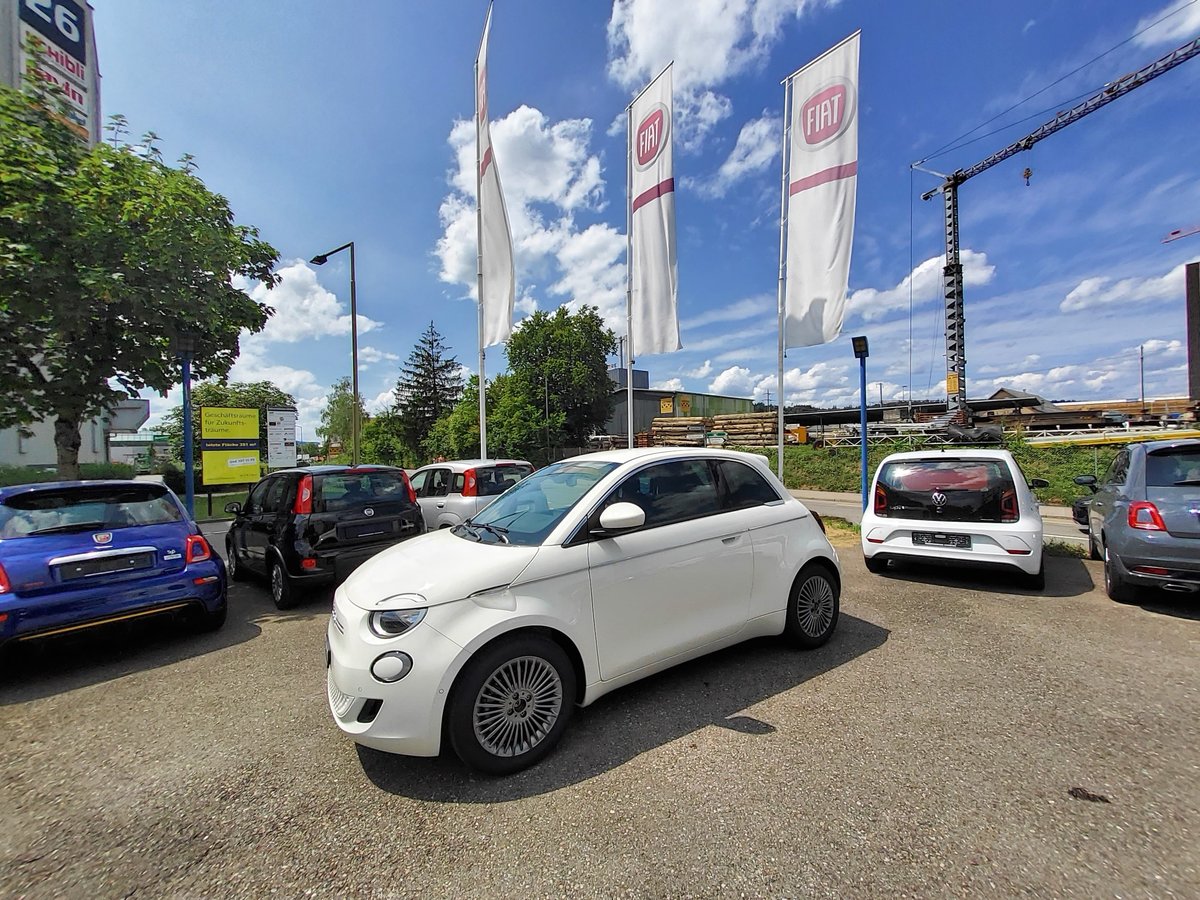 FIAT 500 3+1 electric 87 kW Swiss vorführwagen für CHF 32'300,