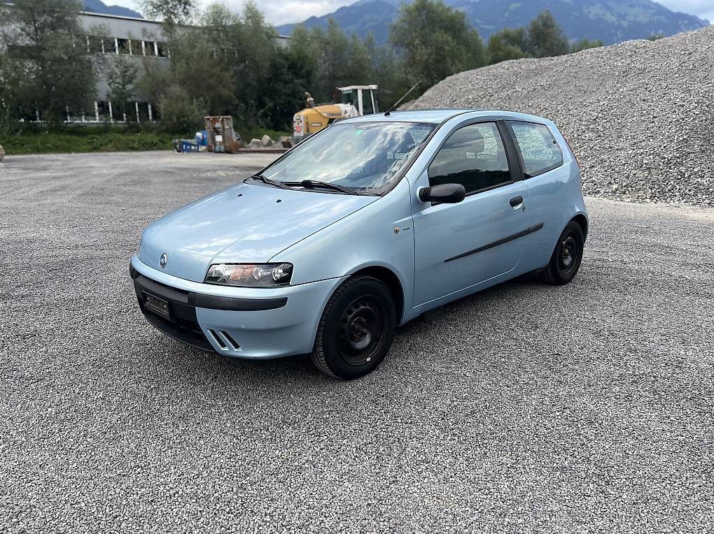 FIAT Punto 1.2 16V 80 Dynamic gebraucht für CHF 2'700,