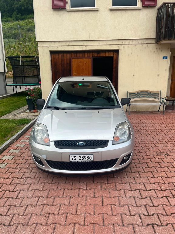 FORD Fiesta 1.4 16V Trend gebraucht für CHF 2'500,