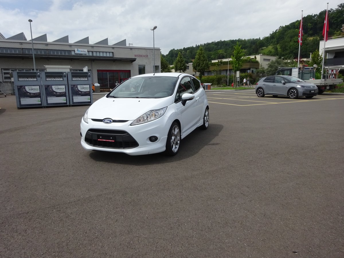 FORD Fiesta 1.6 16V Titanium gebraucht für CHF 4'774,