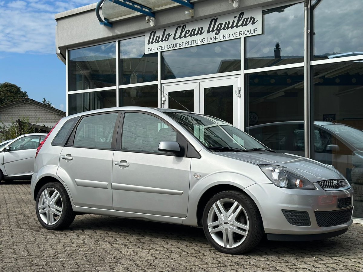 FORD Fiesta 1.6 16V Ghia gebraucht für CHF 2'400,