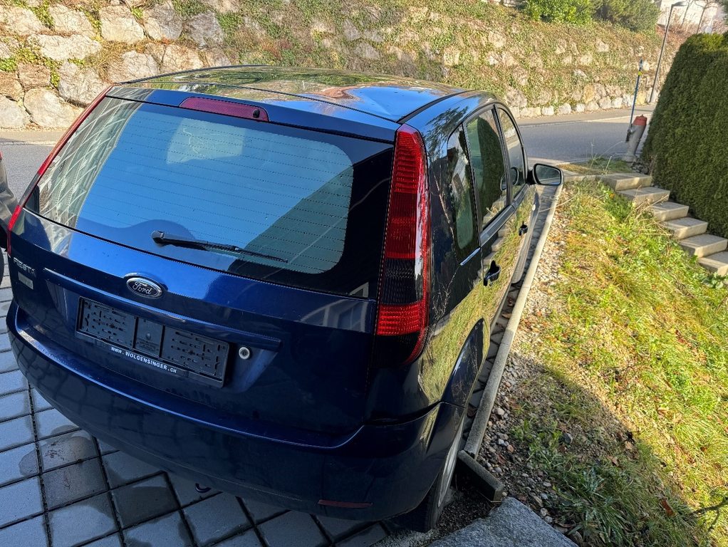 FORD Fiesta 1.25 Azura gebraucht für CHF 400,