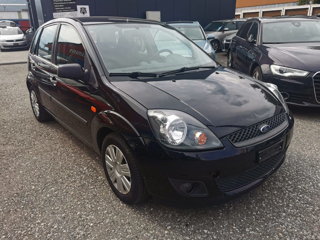 FORD Fiesta 1.4 16V Trend gebraucht für CHF 1'800,