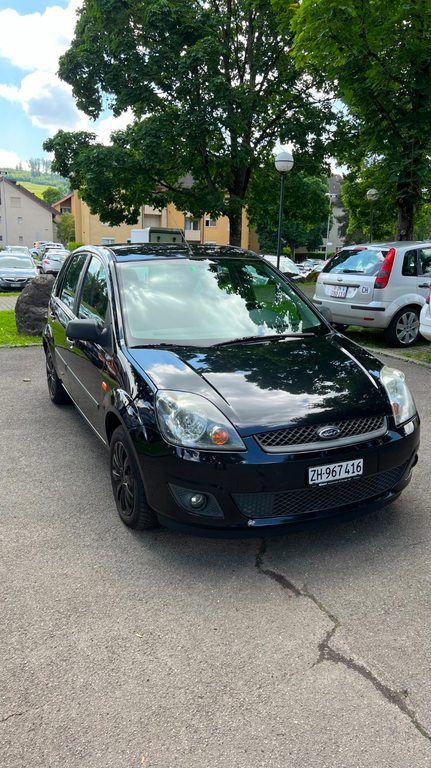 FORD Fiesta 1.4 16V Ambiente gebraucht für CHF 2'500,