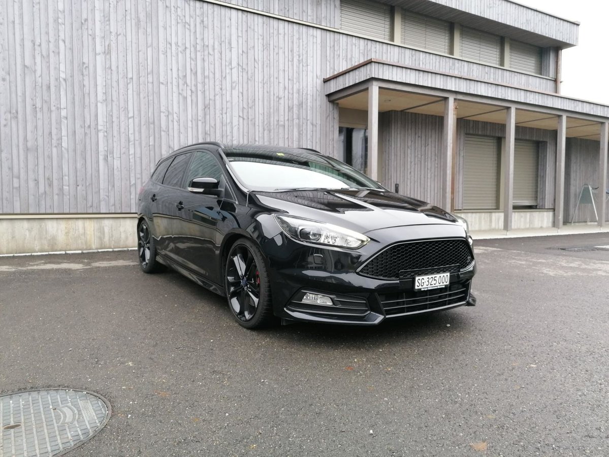 FORD Focus Station Wagon 2.0i EcoB gebraucht für CHF 17'600,