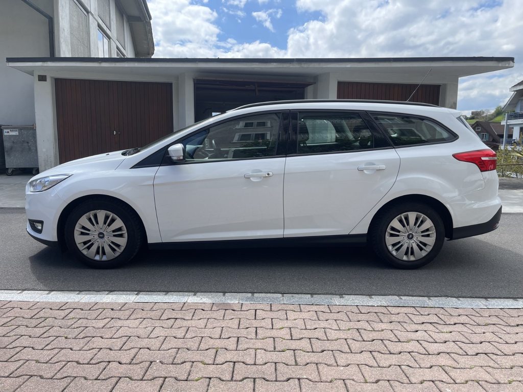 FORD Focus Station Wagon 1.0i EcoB gebraucht für CHF 6'900,