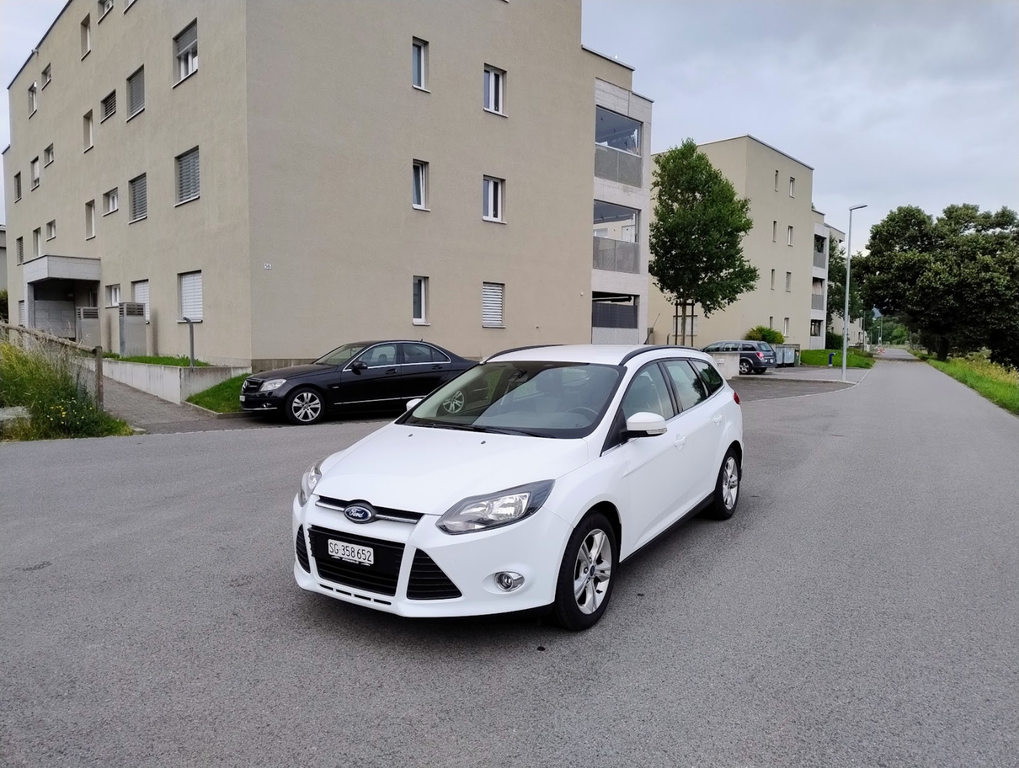 FORD Focus Station Wagon 1.0i EcoB gebraucht für CHF 5'000,