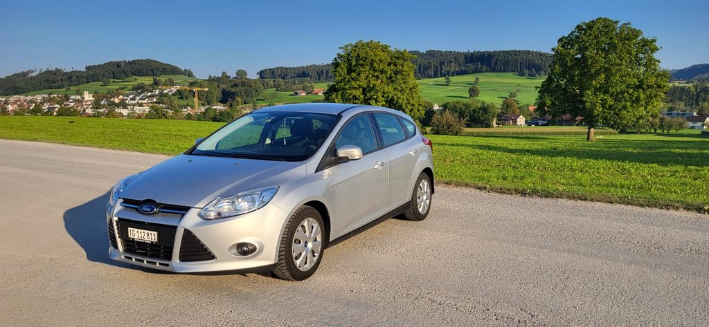 FORD Focus 1.6i Ti