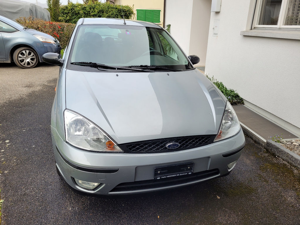 FORD Focus 1.6i 16V Carving gebraucht für CHF 2'000,