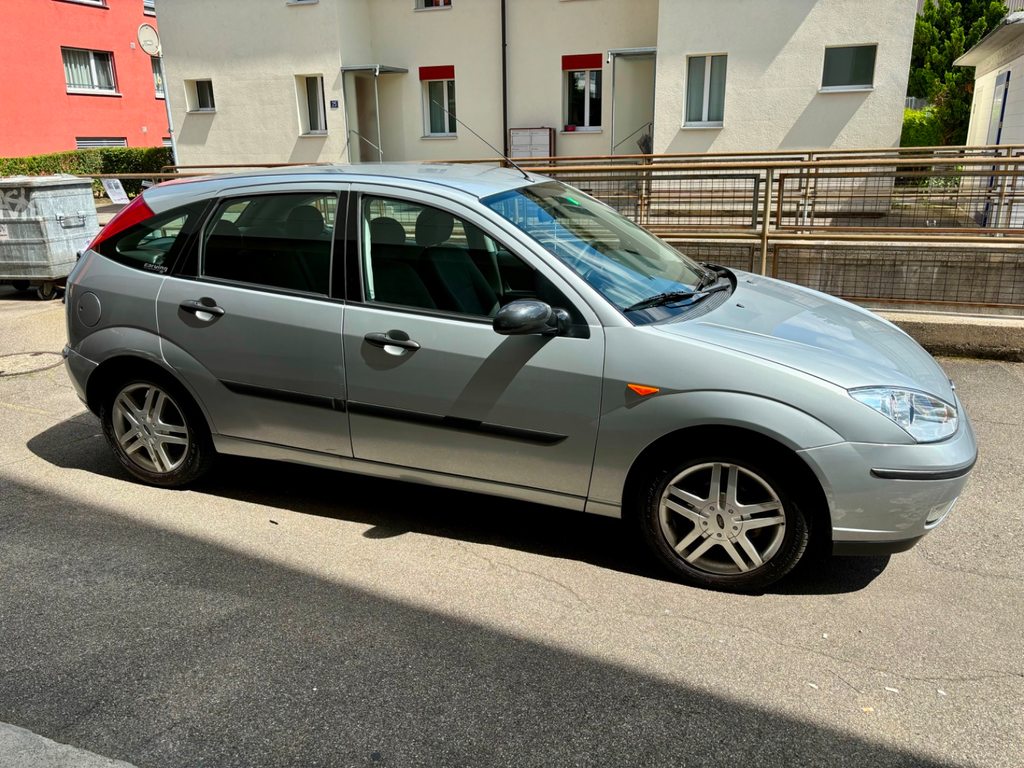 FORD Focus 1.6i 16V Carving gebraucht für CHF 4'990,