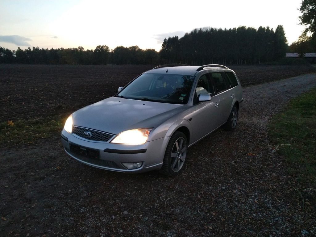 FORD Mondeo Kombi 2.0i 16V Ambient gebraucht für CHF 1'000,