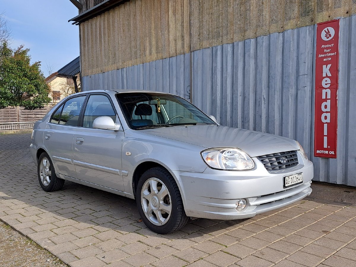 HYUNDAI Accent 1.6 GLS gebraucht für CHF 3'900,