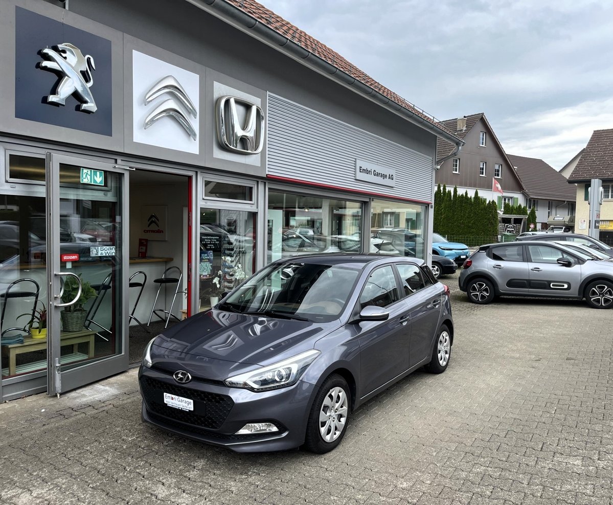 HYUNDAI i20 1.2 Origo gebraucht für CHF 7'990,