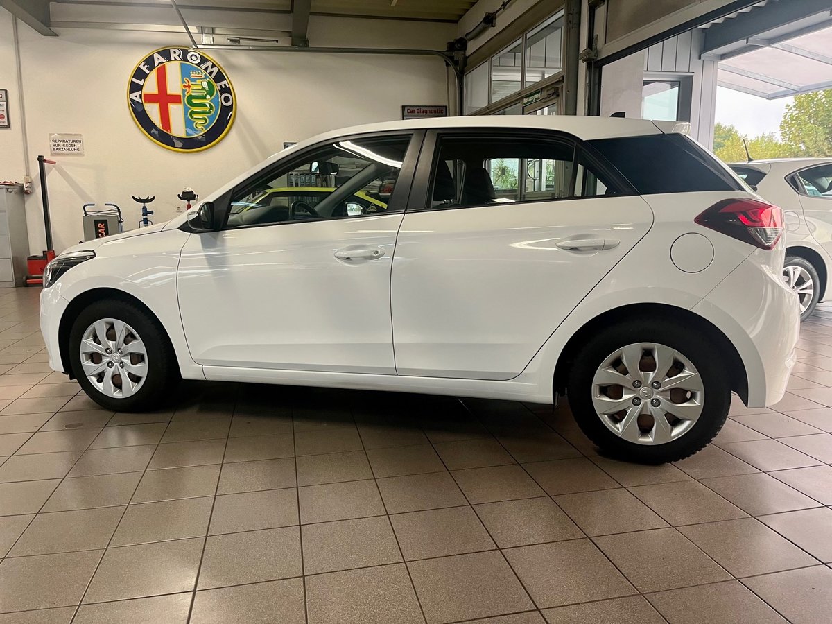 HYUNDAI i20 1.2 Pica gebraucht für CHF 10'500,