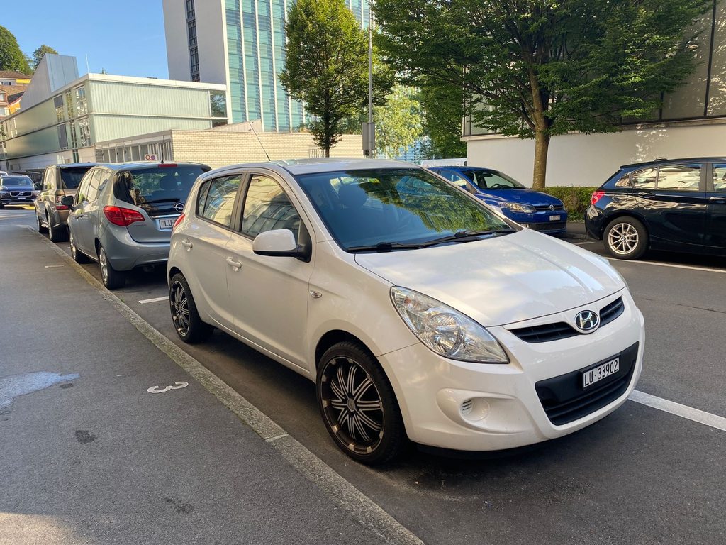 HYUNDAI i20 1.2 Comfort gebraucht für CHF 4'000,