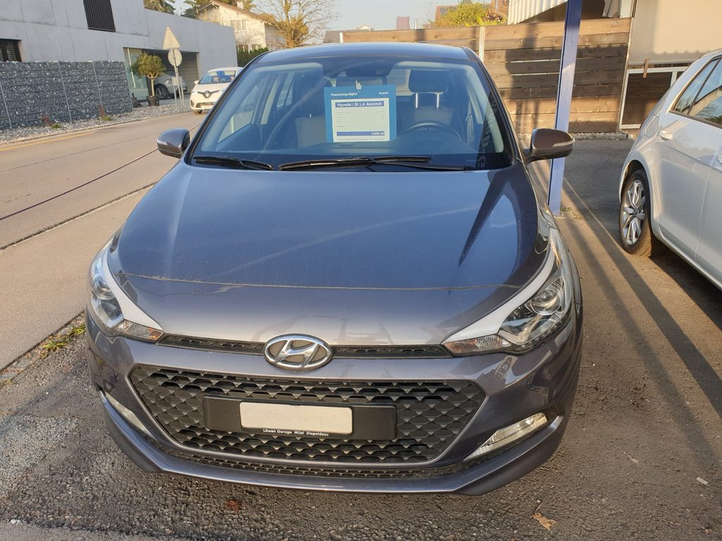 HYUNDAI i20 1.4 Amplia gebraucht für CHF 12'800,