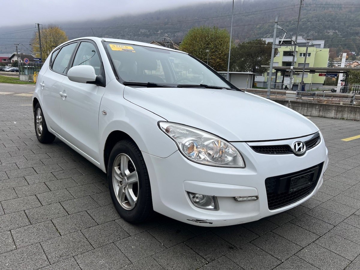 HYUNDAI i30 1.6 Style gebraucht für CHF 1'800,