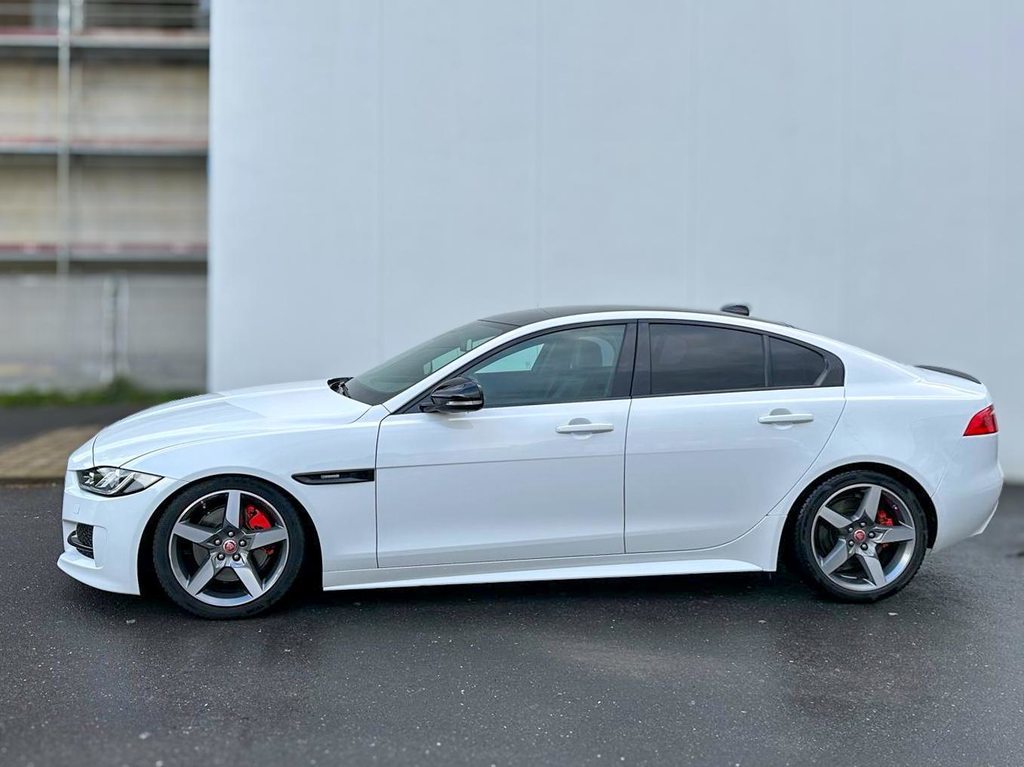 JAGUAR XE 2.0 T 250 R