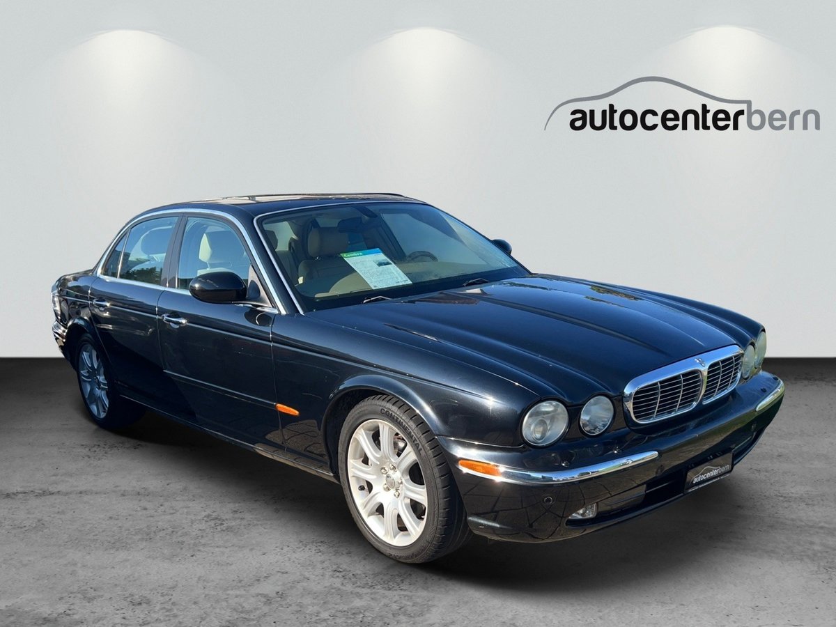 JAGUAR XJ8 4.2 V8 Executive gebraucht für CHF 19'850,