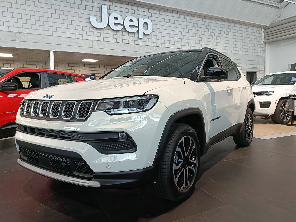 JEEP COMPASS 4xe 1.3 240cv Swiss L vorführwagen für CHF 49'990,