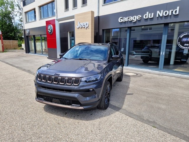 JEEP COMPASS 4xe 1.3 240cv Upland vorführwagen für CHF 44'900,